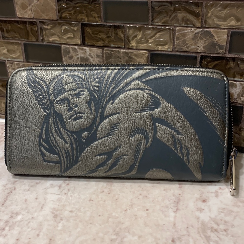 Like New ‼️ Thor Marvel Loungefly Wallet